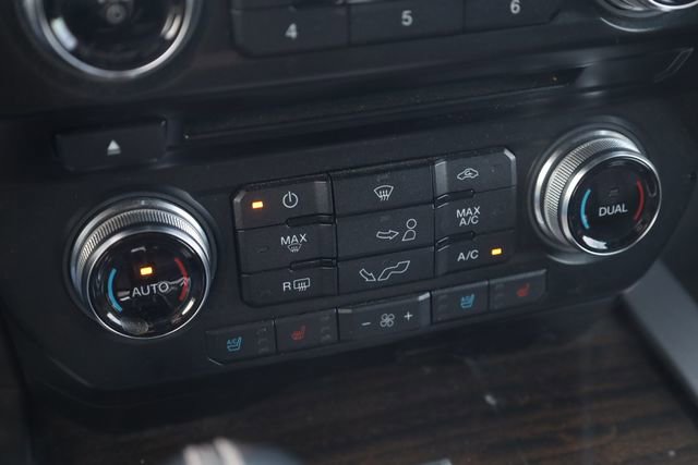 Used 2016 Ford F150 Platinum w/ Equipment Group 701A Luxury image 19