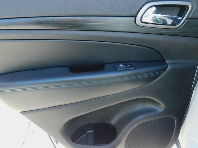 Used 2019 Jeep Grand Cherokee Laredo image 24