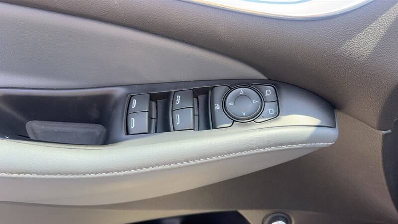 Used 2022 Buick Enclave Essence w/ Experience Buick Package AWD/4WD image 20