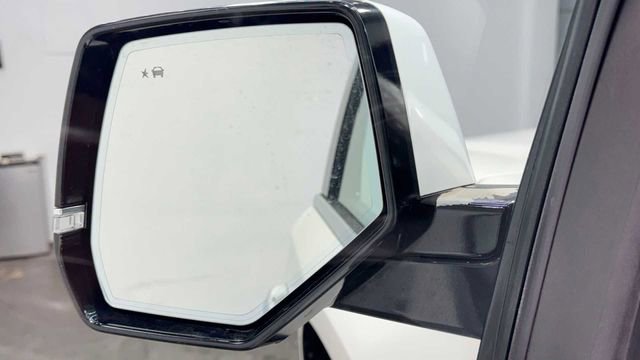 Used 2018 Cadillac Escalade ESV Premium Luxury image 12