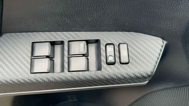 Used 2015 Toyota RAV4 XLE AWD/4WD image 19