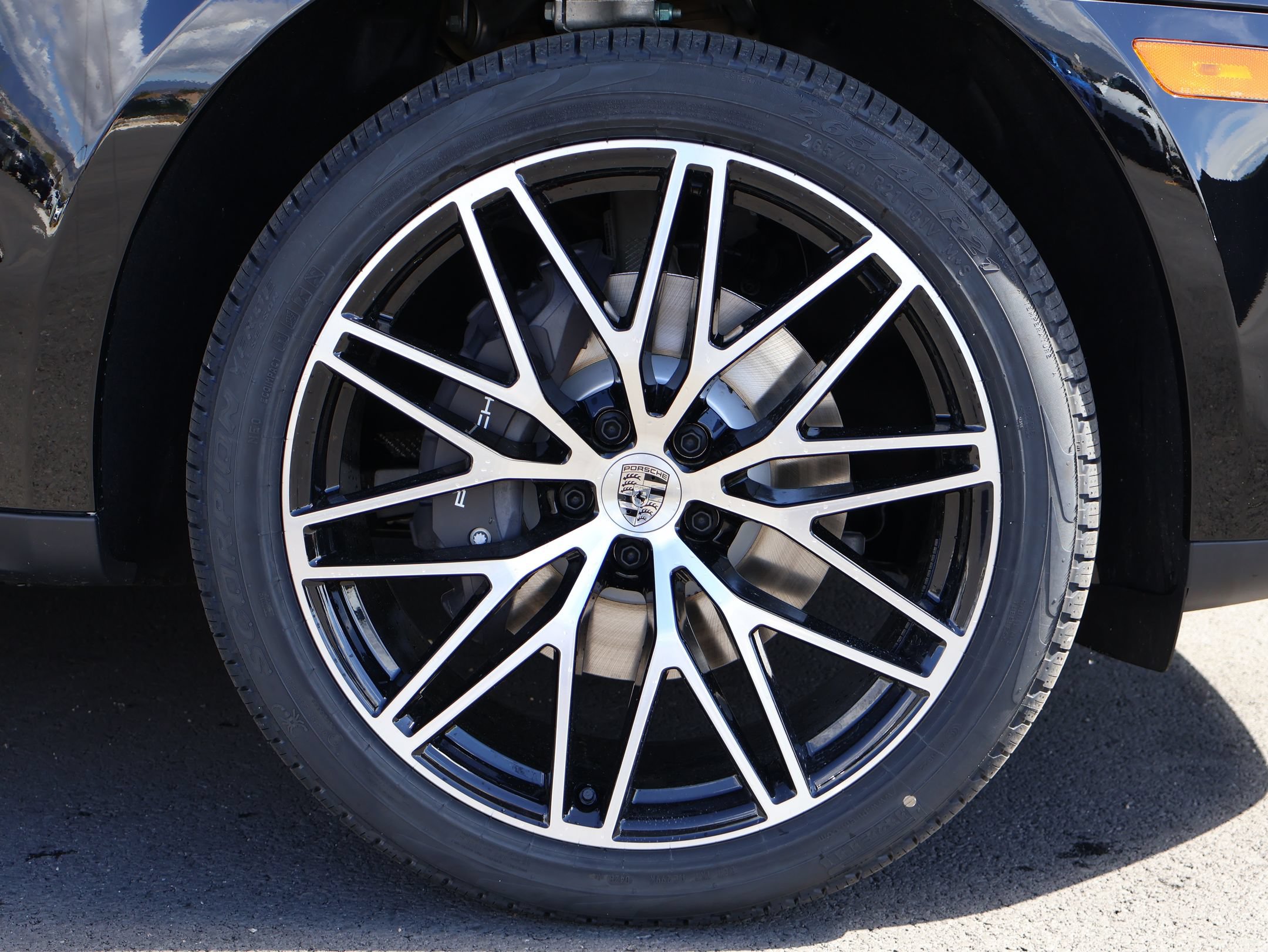 New 2026 Porsche Macan AWD/4WD image 29