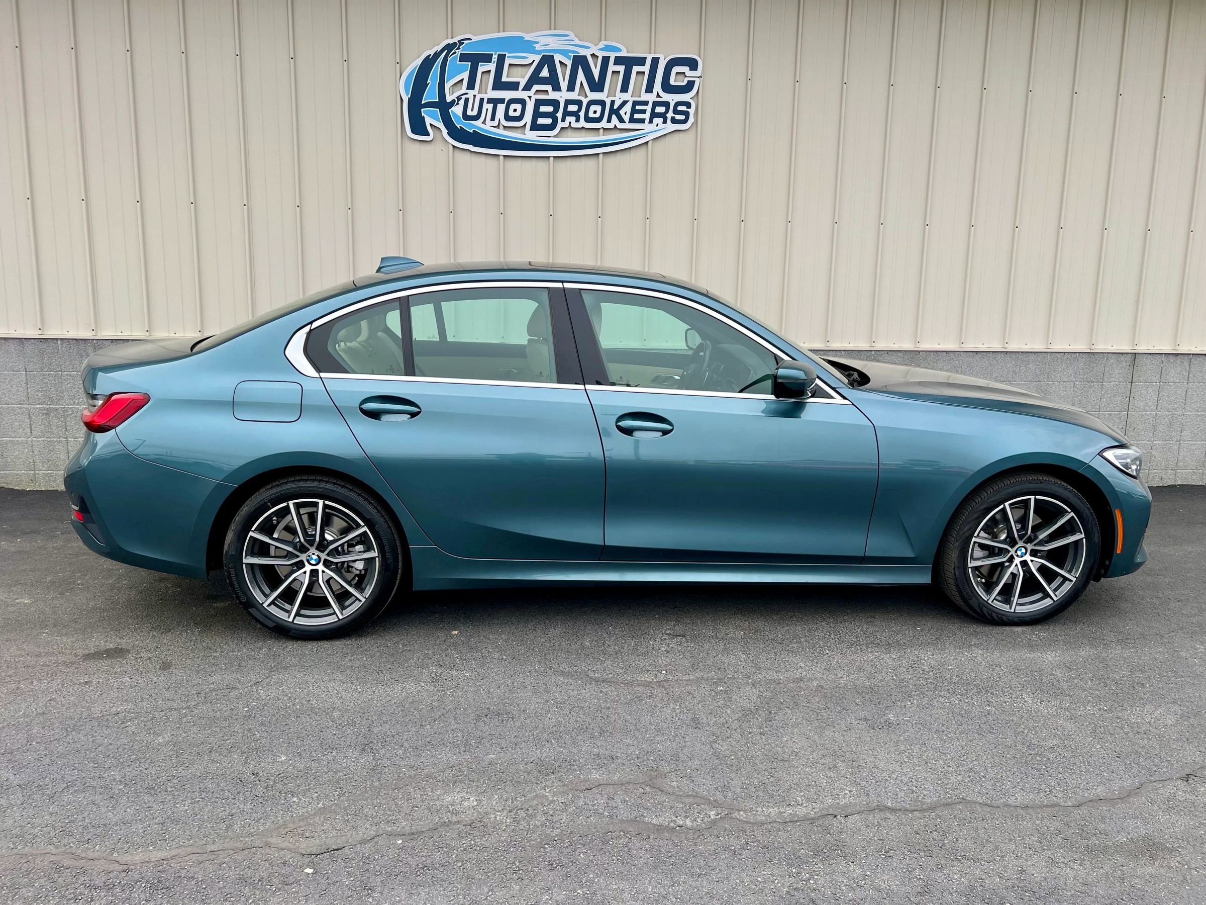 Used 2020 BMW 330i xDrive Sedan w/ Premium Package AWD/4WD image 3