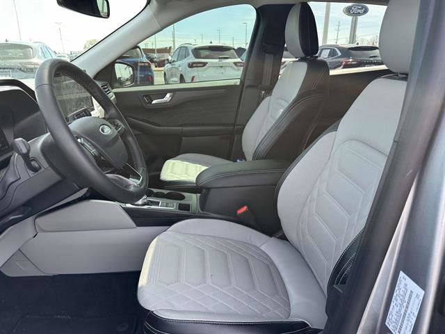 Used 2023 Ford Escape Platinum w/ Premium Technology Package AWD/4WD image 10