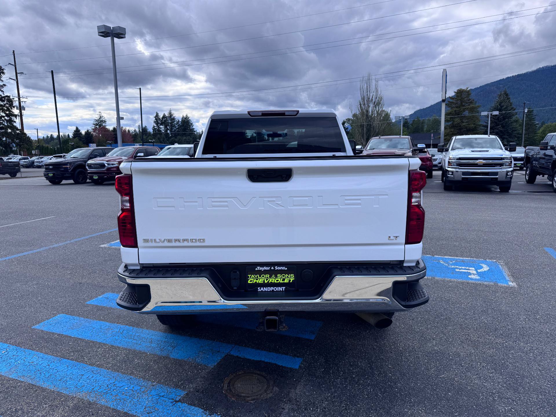 Used 2023 Chevrolet Silverado 2500 LT w/ Convenience Package AWD/4WD image 6
