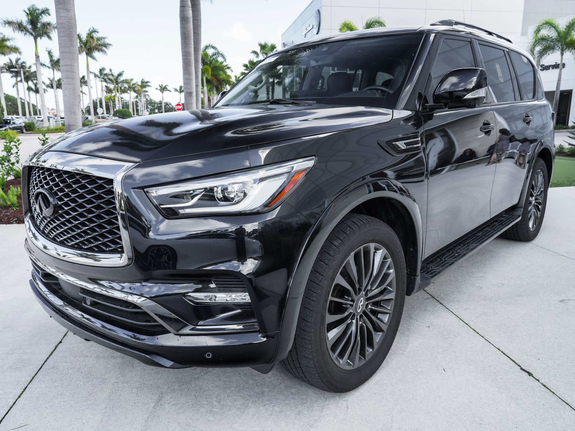Certified 2024 INFINITI QX80 Premium Select w/ Cargo Package AWD/4WD image 6
