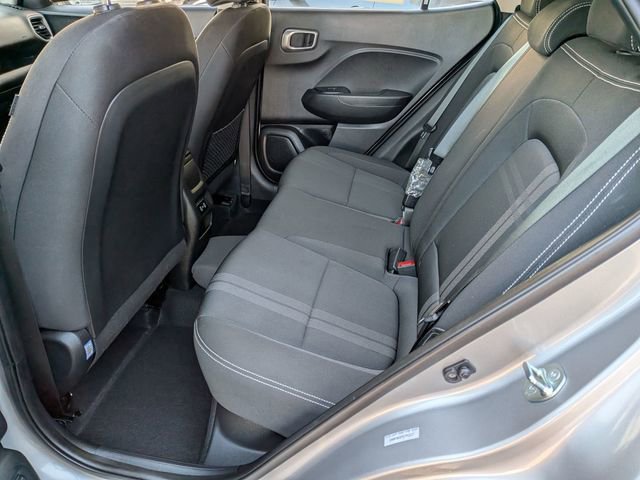 Used 2025 Hyundai Venue SEL image 29