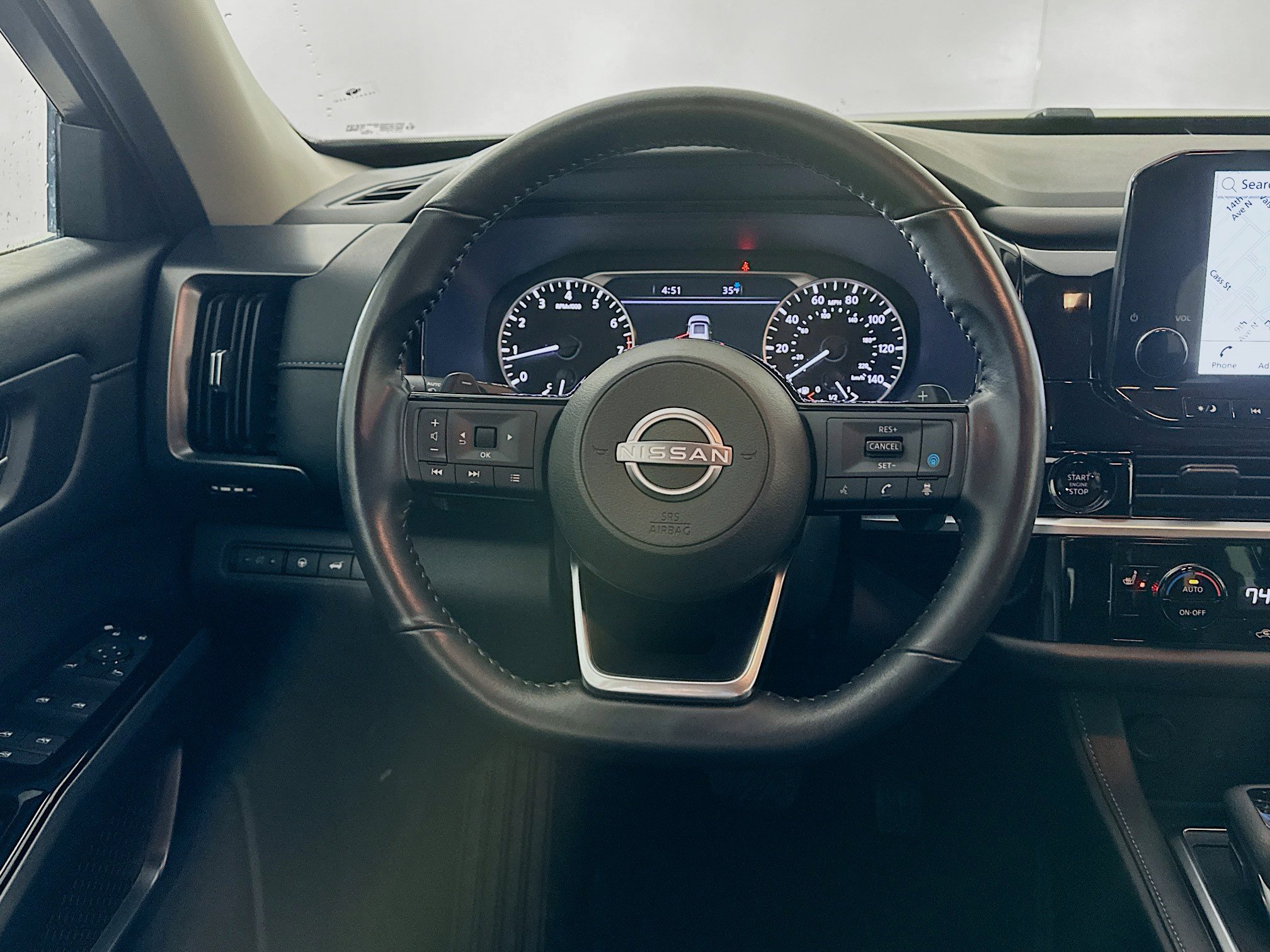 Used 2025 Nissan Pathfinder SL image 18