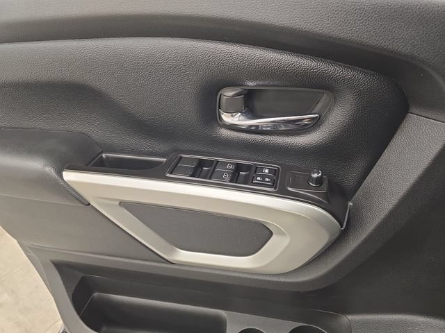 Used 2019 Nissan Titan SV AWD/4WD image 33