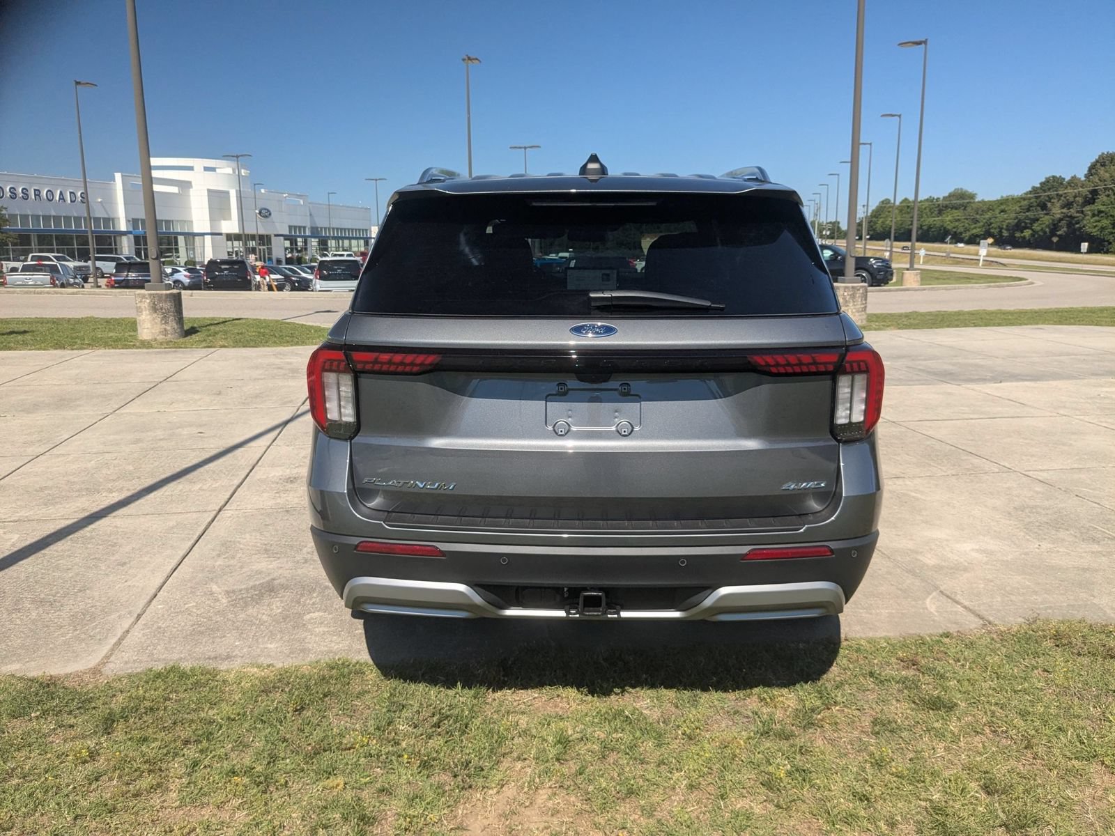 New 2026 Ford Explorer Platinum w/ LUX Leather Package AWD/4WD image 4