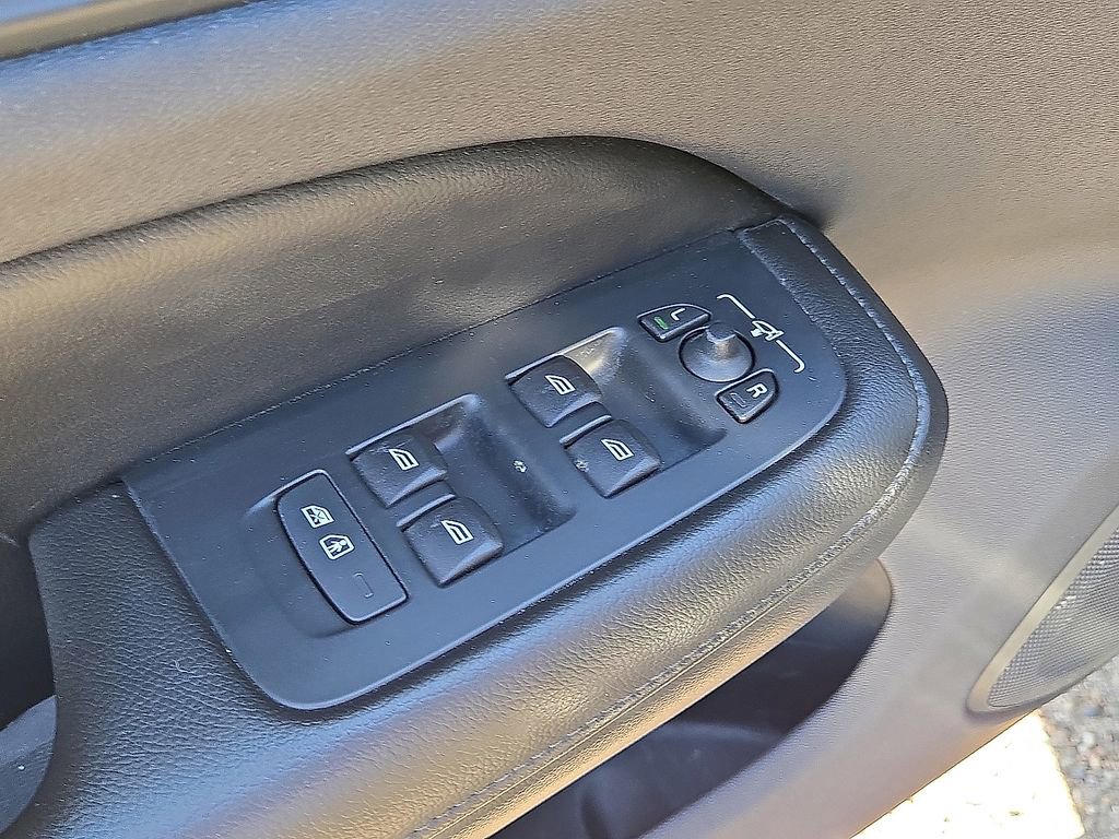 Used 2022 Volvo S60 B5 Momentum image 21