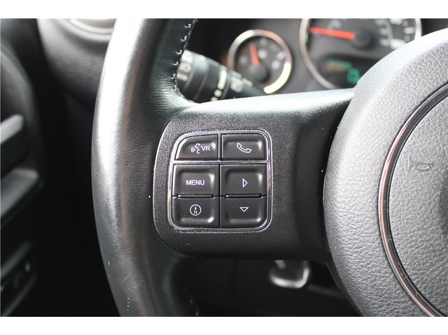 Used 2017 Jeep Wrangler Unlimited Sahara w/ Connectivity Group AWD/4WD image 15