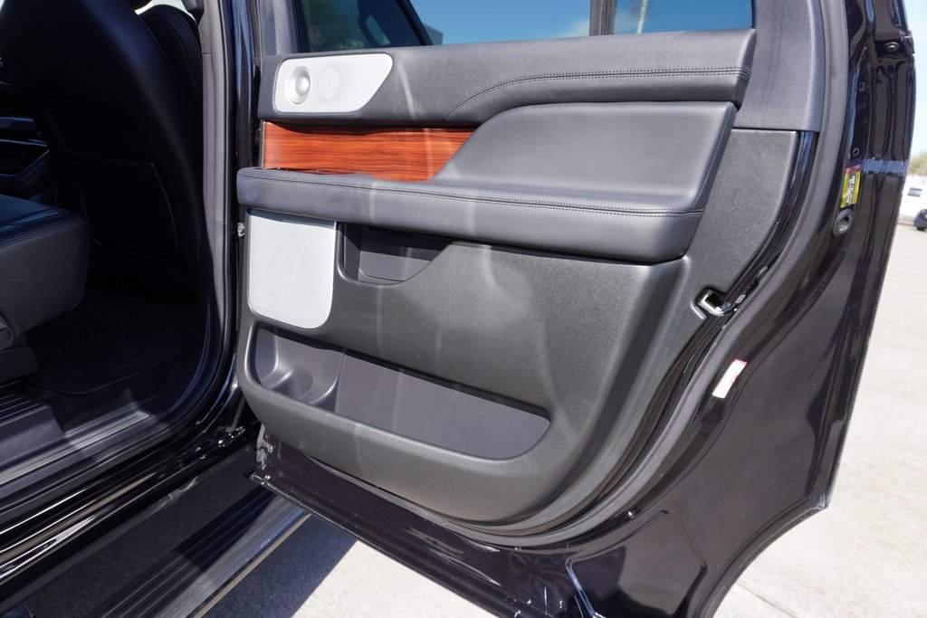 Used 2023 Lincoln Navigator L Reserve image 25