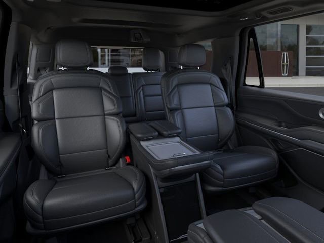 New 2025 Lincoln Navigator Reserve w/ Jet Appearance Package image 11