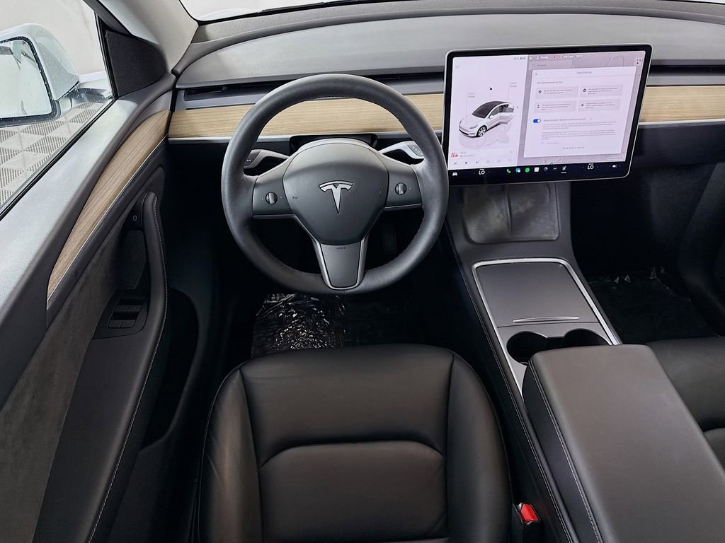 Used 2024 Tesla Model Y Long Range image 3