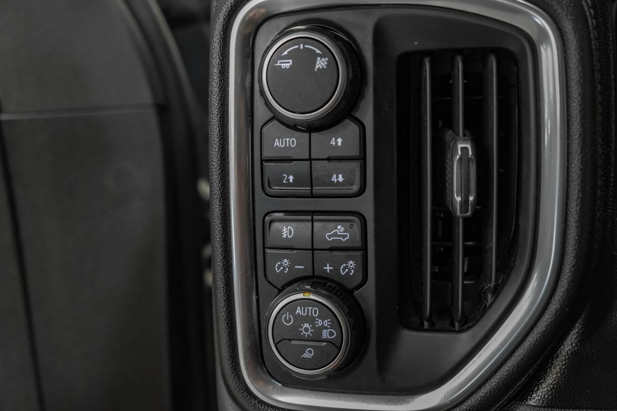 Used 2019 Chevrolet Silverado 1500 RST AWD/4WD image 27
