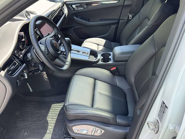 Used 2026 Porsche Macan AWD/4WD image 20