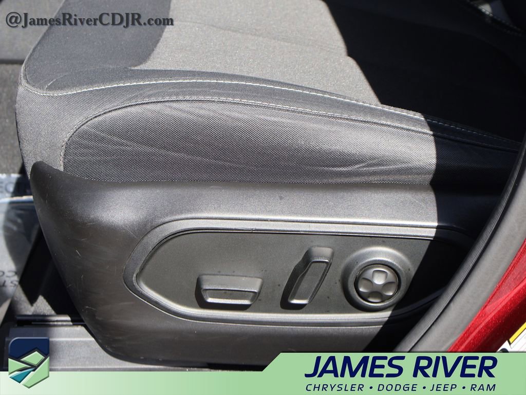 Used 2024 Jeep Grand Cherokee Laredo RWD image 23