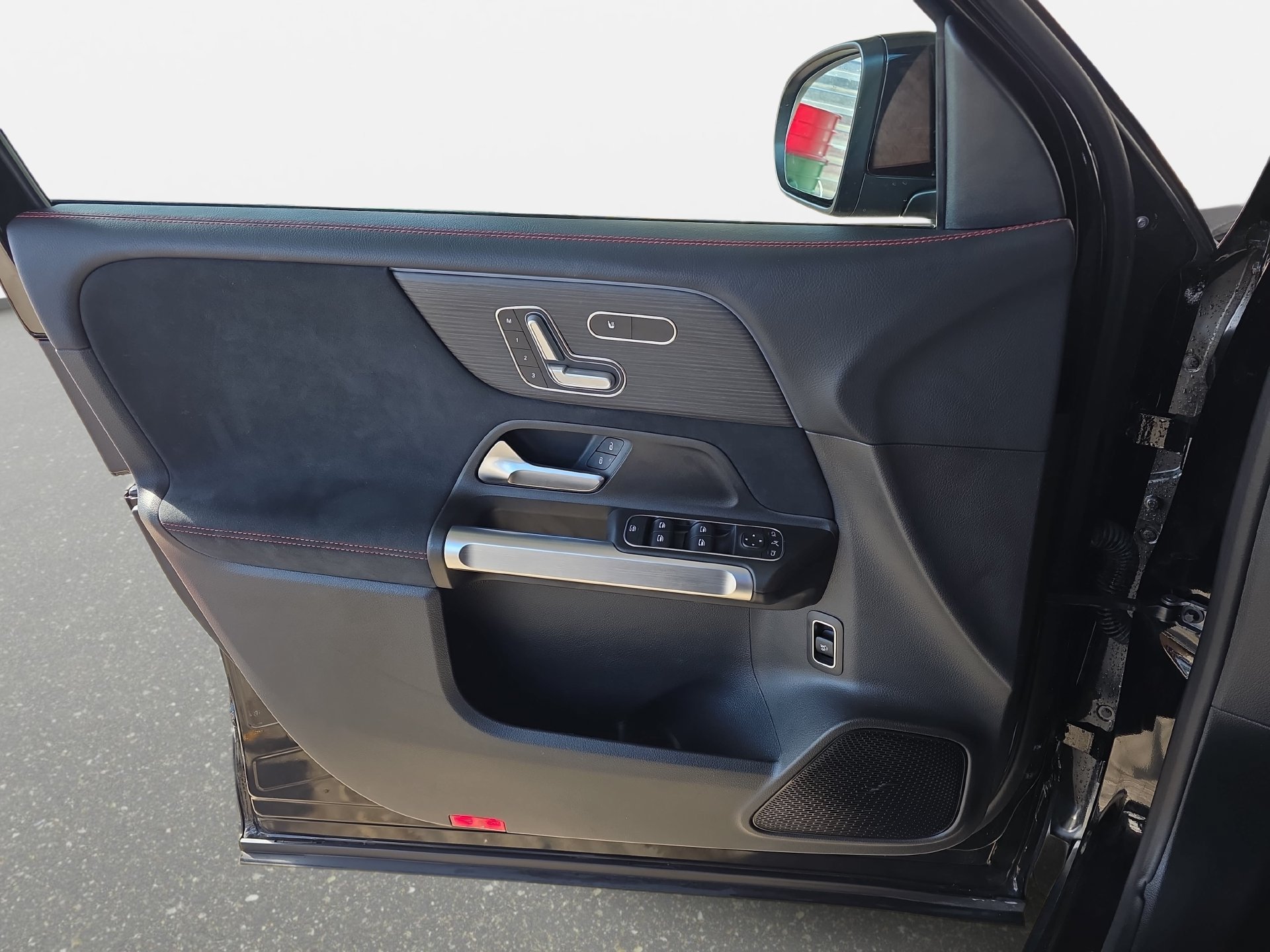 Used 2026 Mercedes-Benz GLB 250 image 26