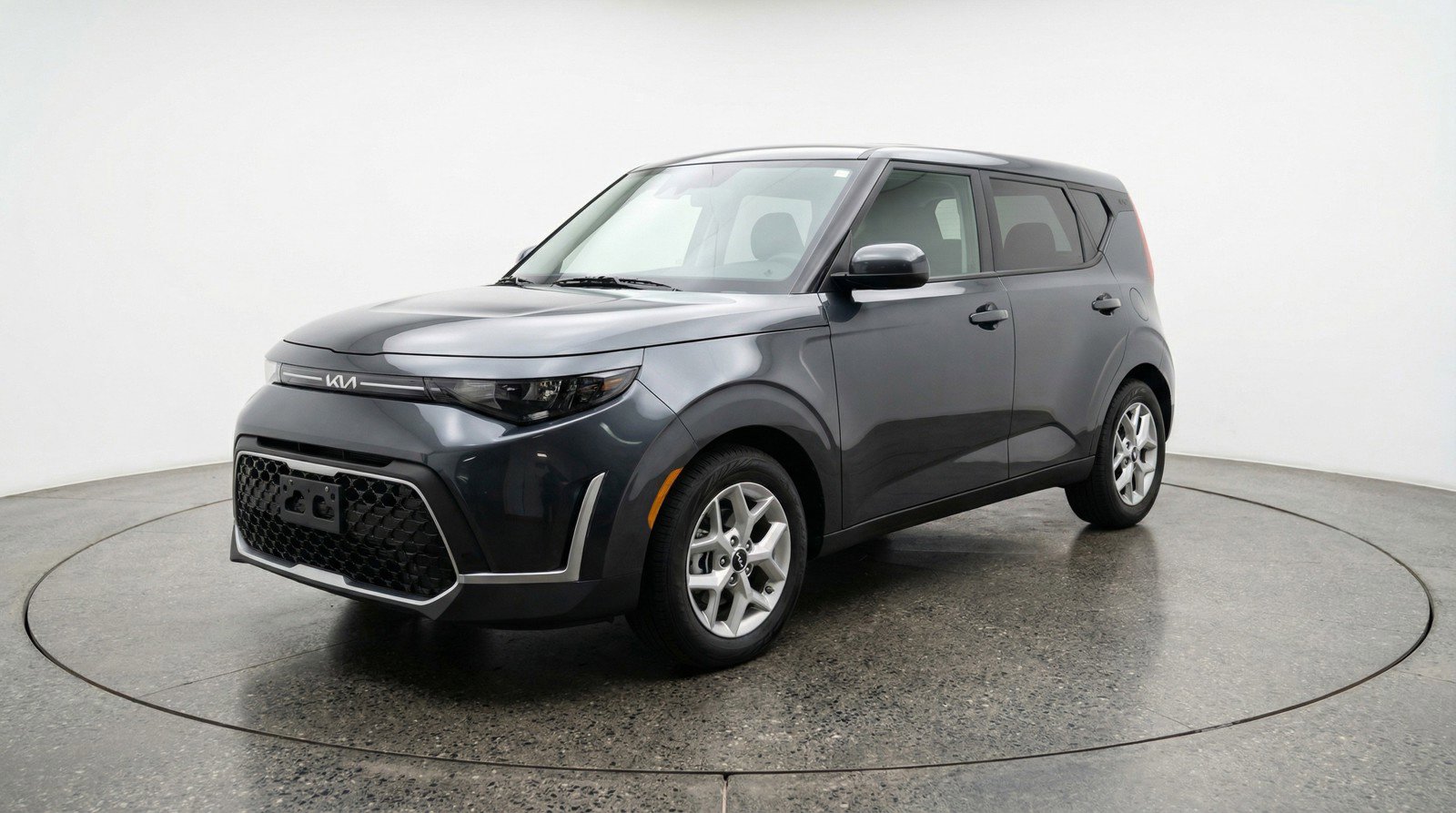 Used 2025 Kia Soul LX w/ LX Technology Package image 3