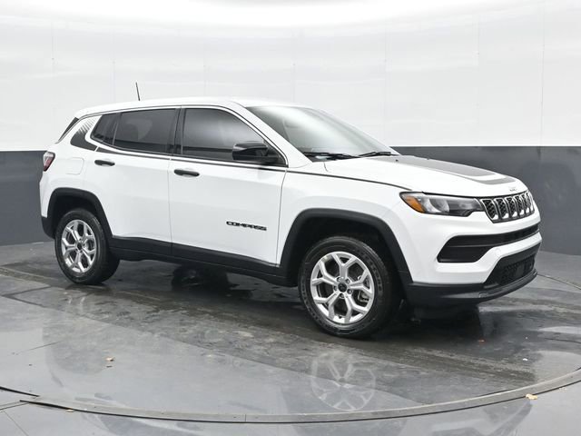 Used 2025 Jeep Compass Sport w/ Mopar Graphics Package AWD/4WD image 6