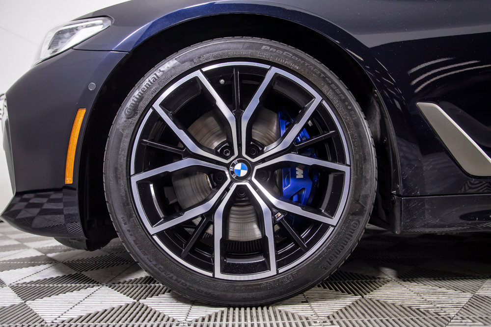 Used 2022 BMW M550i xDrive w/ Premium Package AWD/4WD image 40
