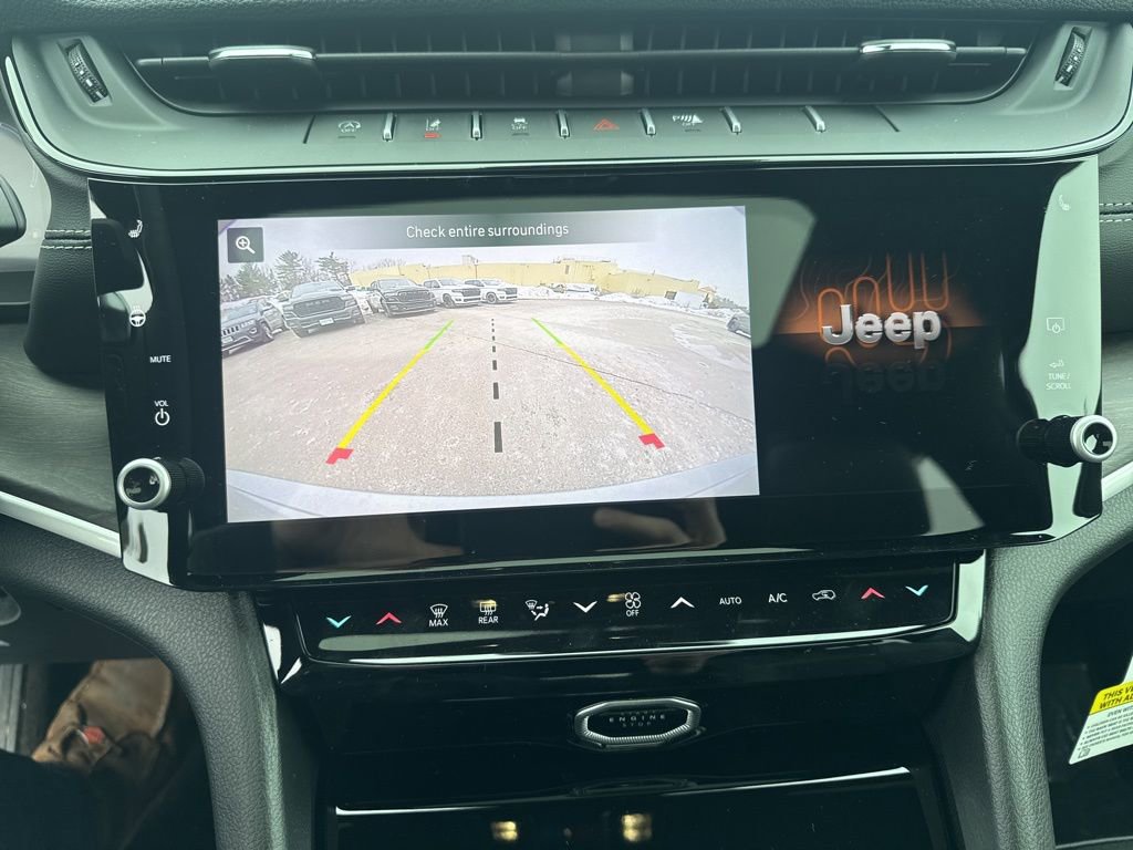 New 2026 Jeep Grand Cherokee Laredo image 14