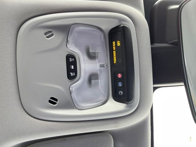 Used 2025 Chevrolet TrailBlazer LT w/ Driver Confidence Package image 16