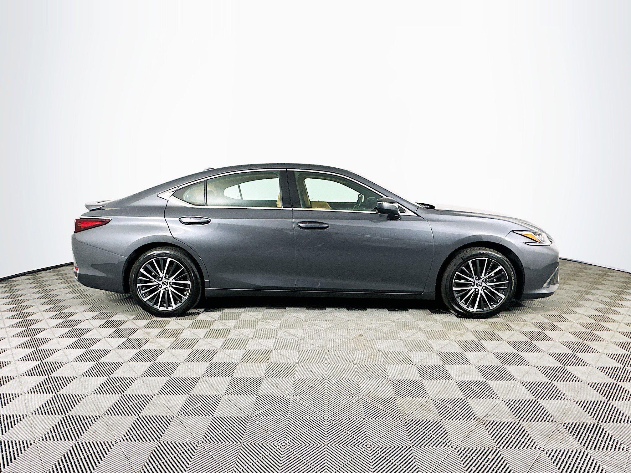 Used 2025 Lexus ES 300h ES 300h w/ Premium Package image 8