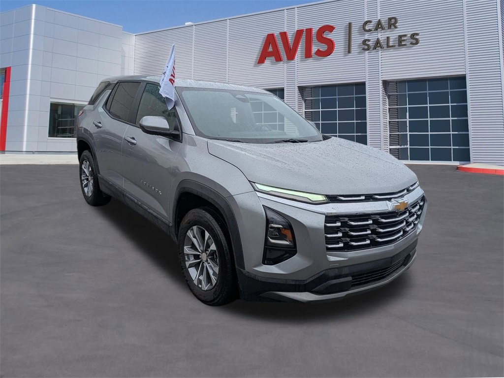 Used 2025 Chevrolet Equinox LT image 3