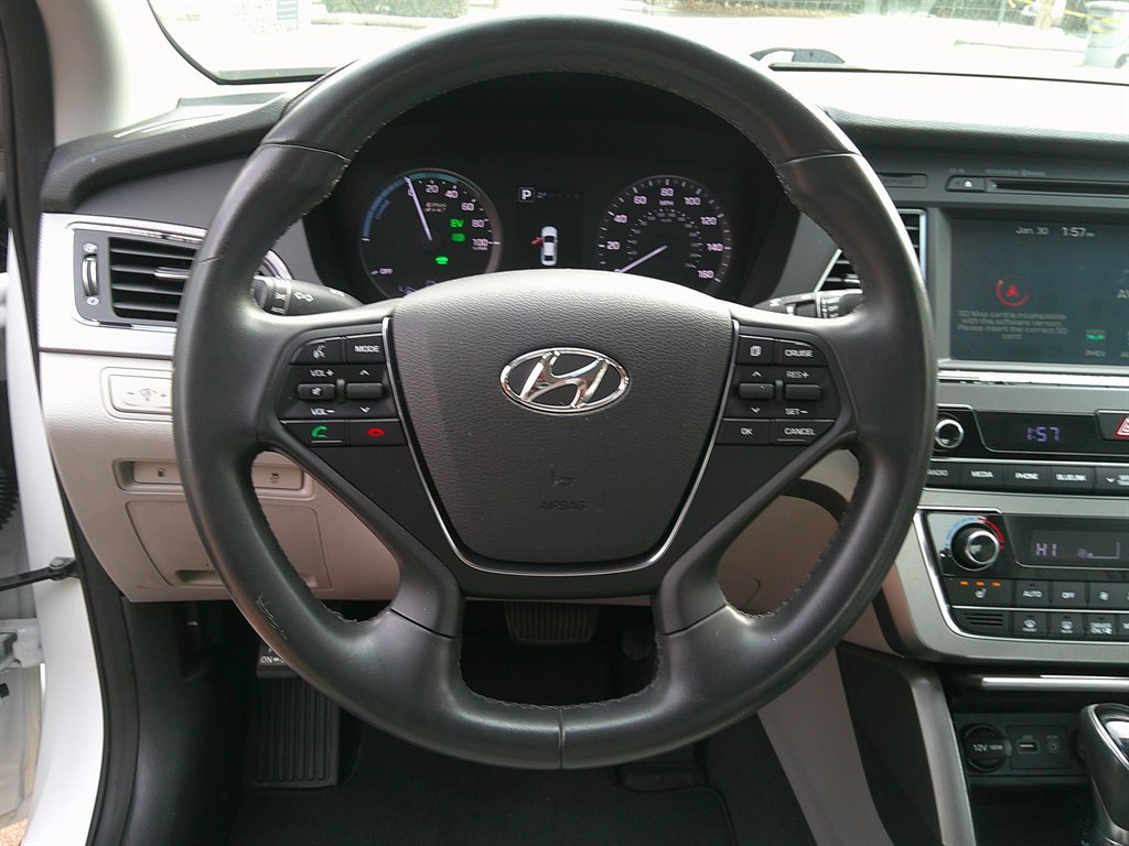Used 2017 Hyundai Sonata Plug-In Hybrid FWD image 33