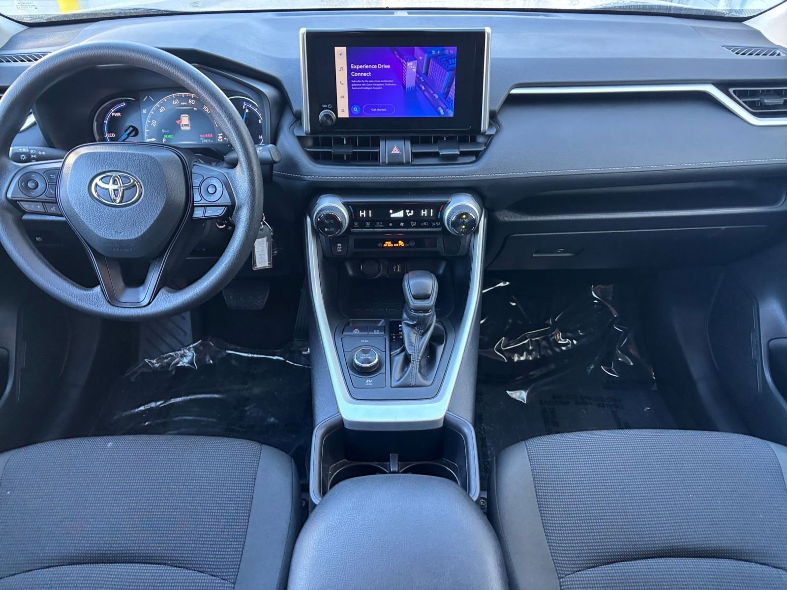 Used 2025 Toyota RAV4 LE image 29