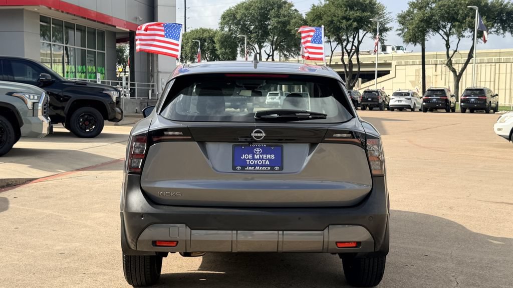 Used 2025 Nissan Kicks S FWD image 7
