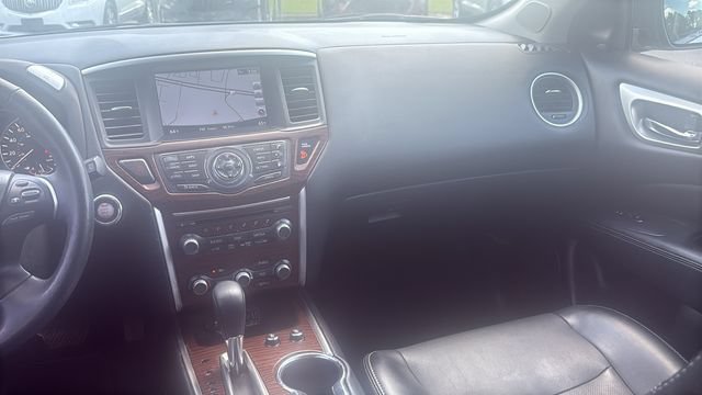 Used 2019 Nissan Pathfinder Platinum FWD image 29