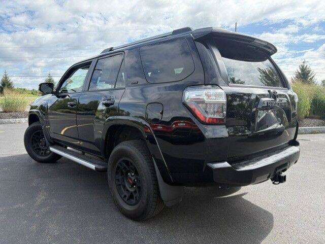 Used 2024 Toyota 4Runner SR5 Premium w/ Moonroof Package AWD/4WD image 9