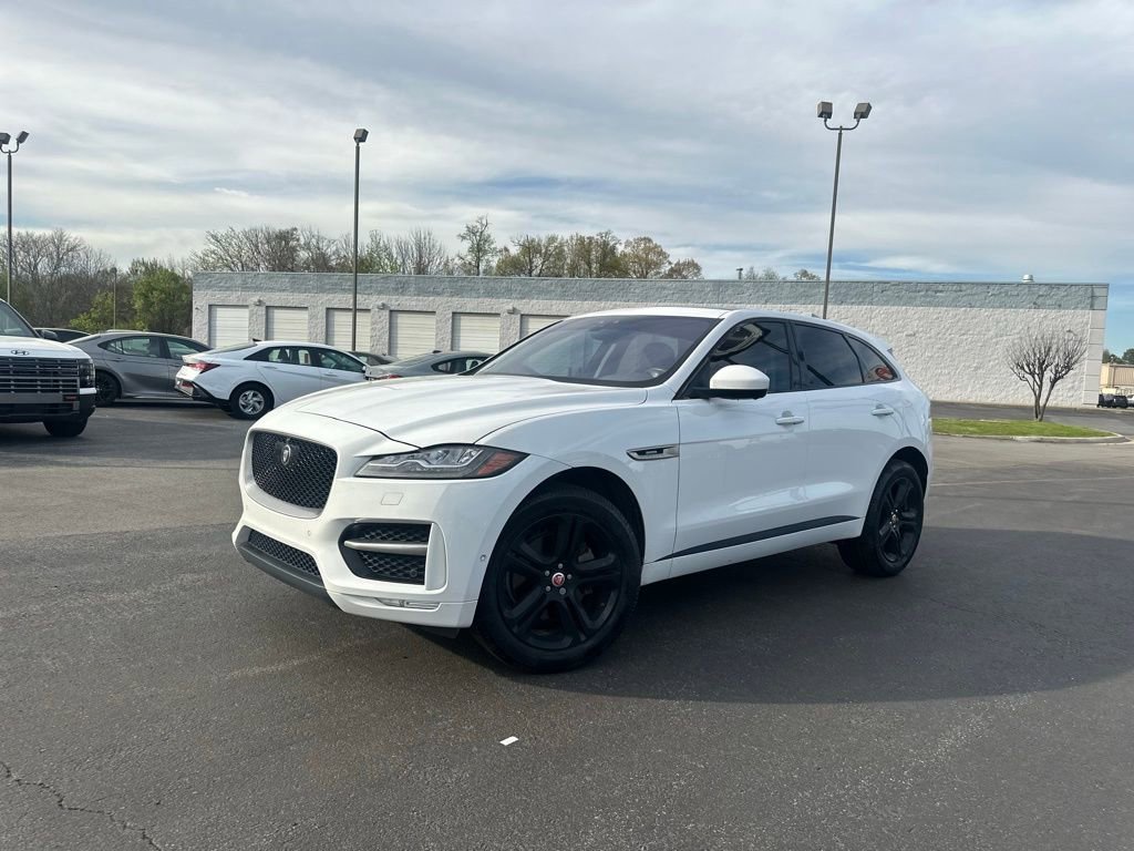 Used 2018 Jaguar F-PACE R-Sport image 9