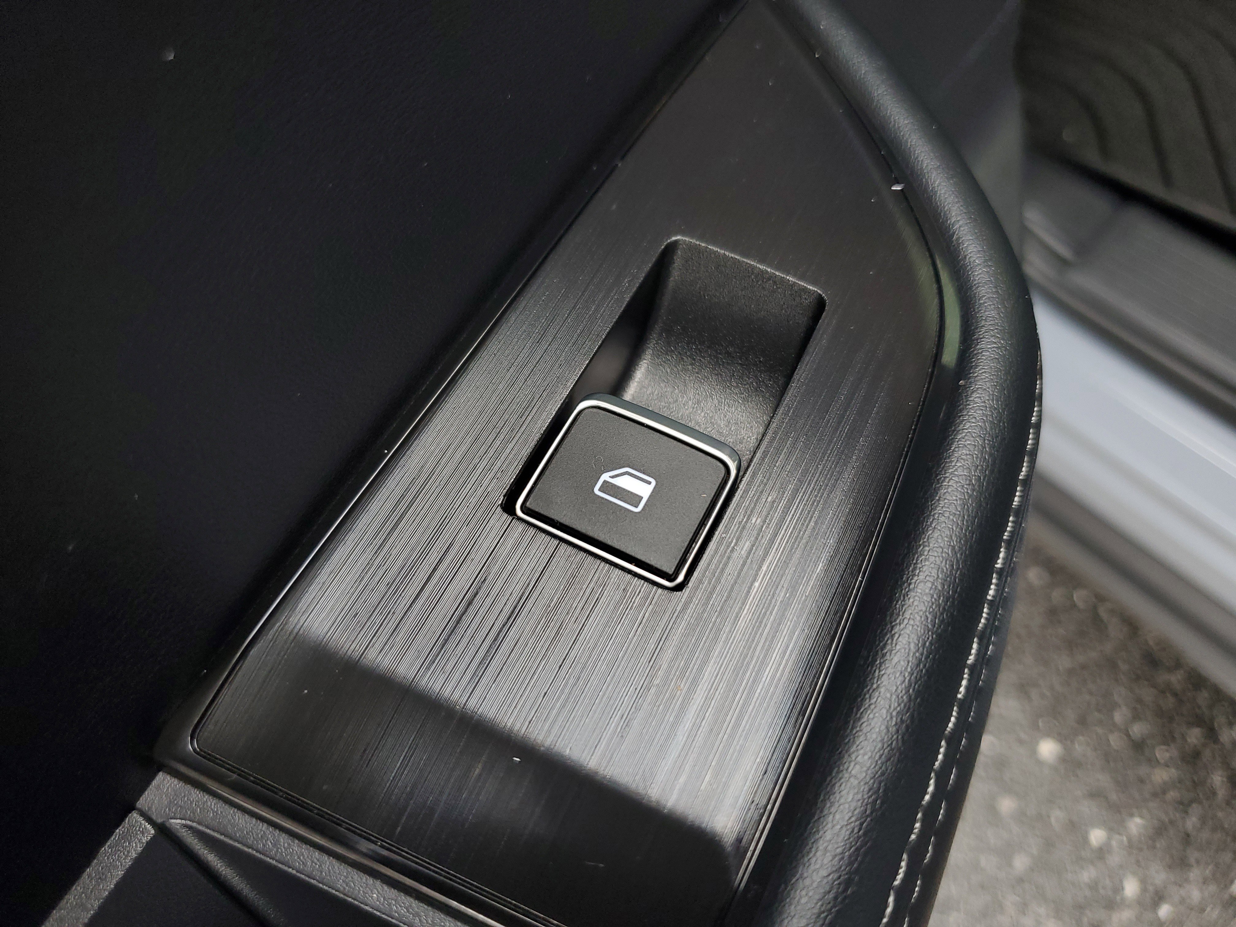 Used 2024 Nissan Rogue SL image 15