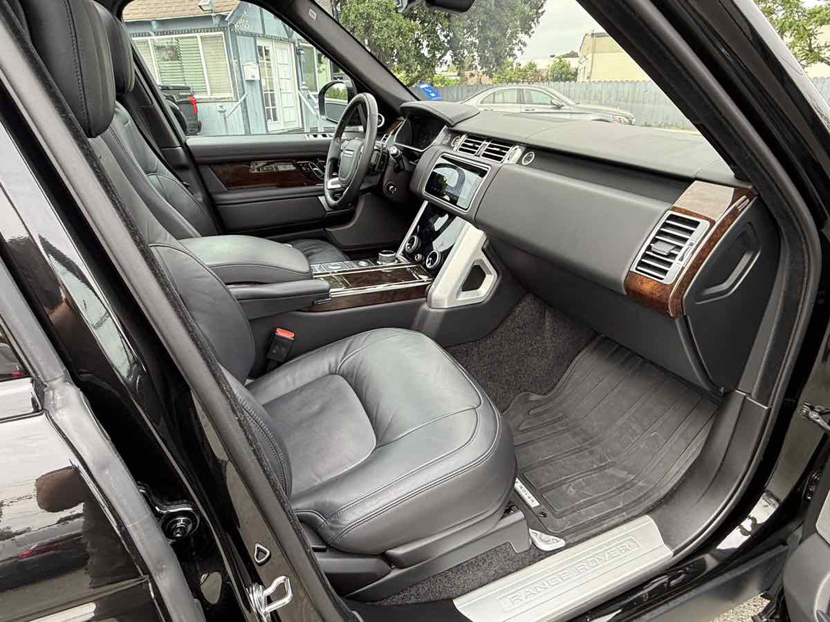 Used 2020 Land Rover Range Rover image 17