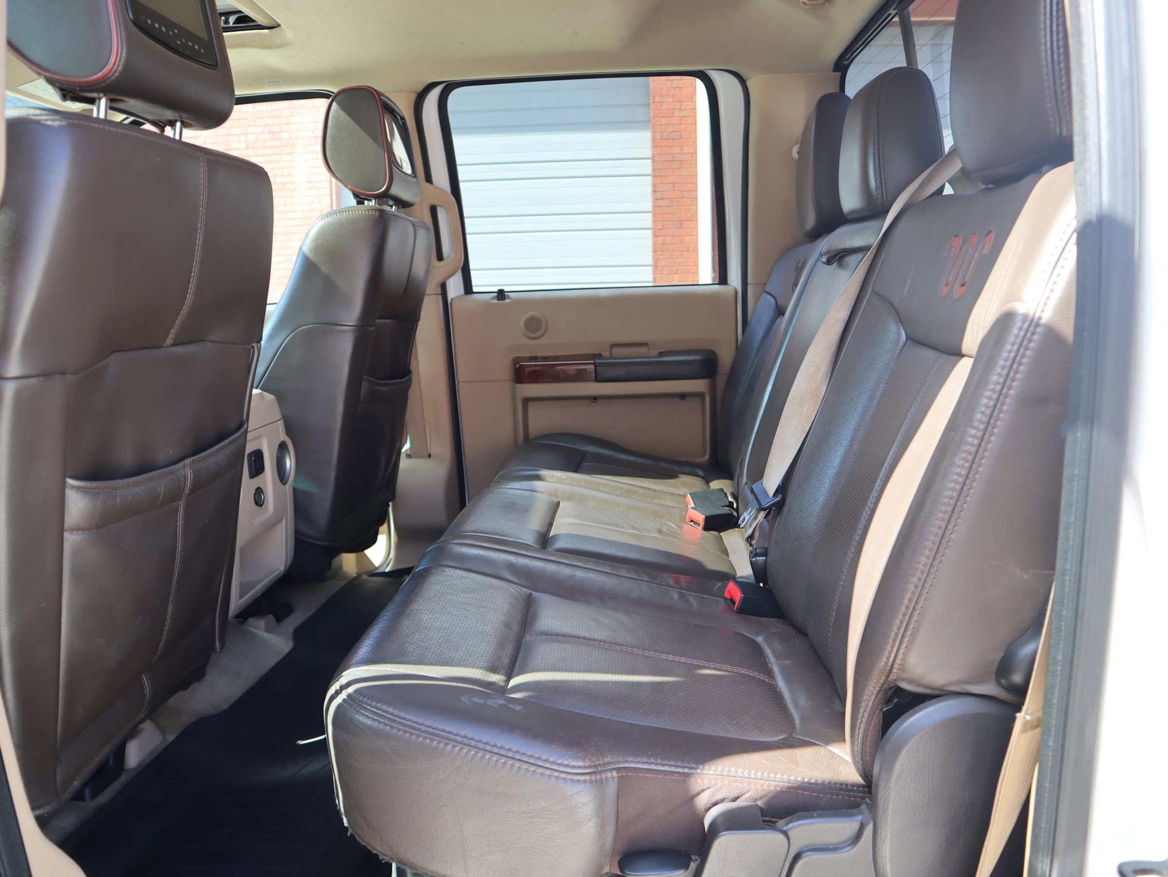 Used 2015 Ford F350 King Ranch w/ King Ranch w/Chrome Package image 13