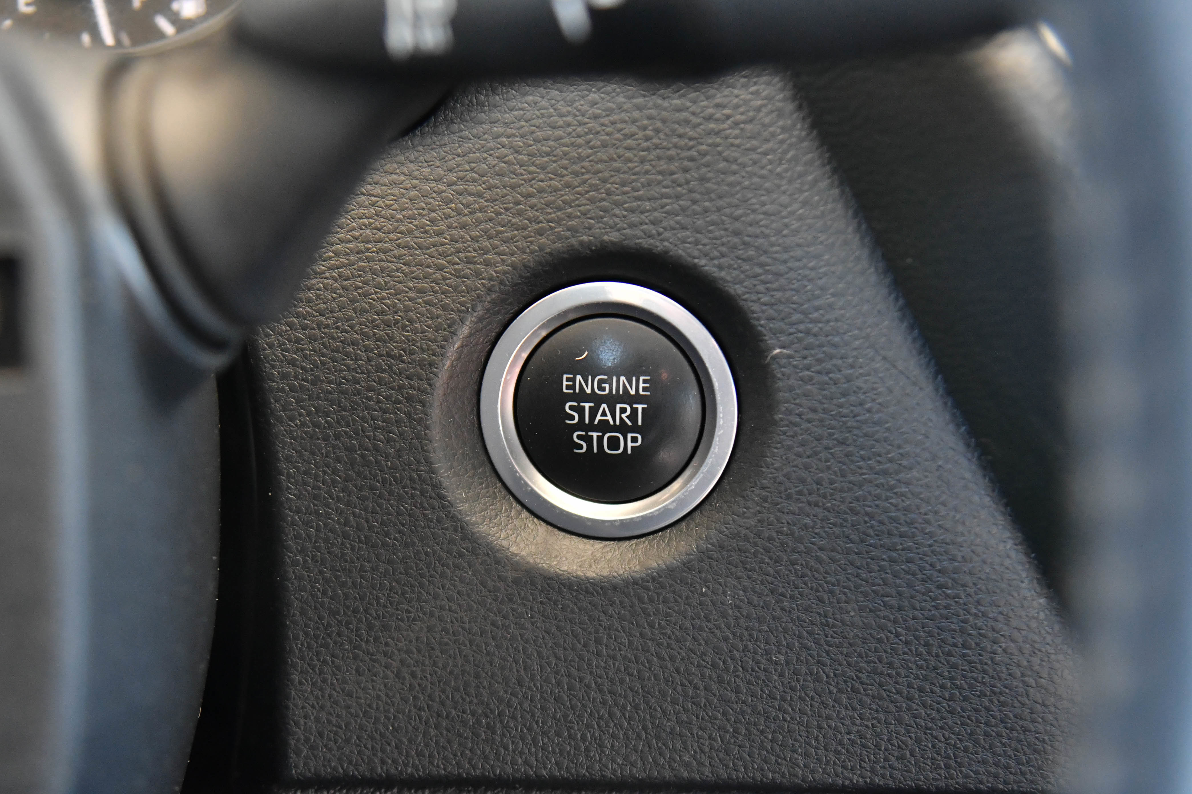 Used 2023 Toyota Corolla SE w/ SE Premium Package FWD image 29