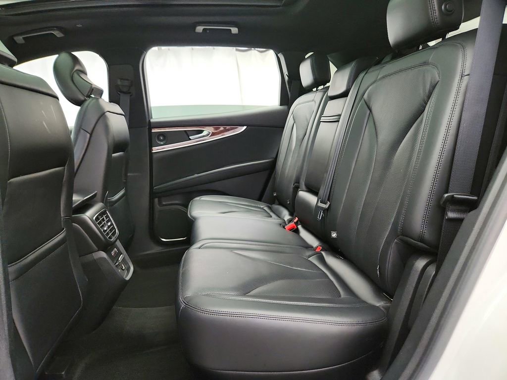 Used 2019 Lincoln Nautilus Reserve AWD/4WD image 27