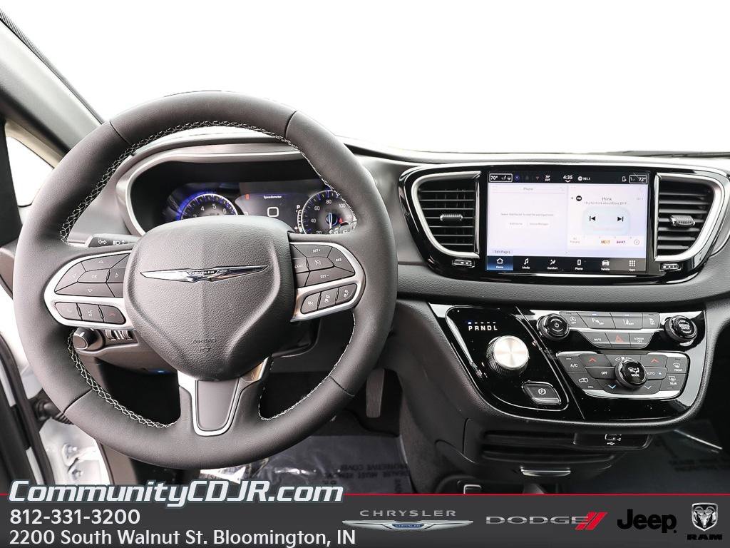 New 2026 Chrysler Voyager LX FWD image 12