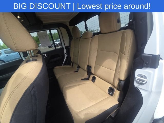 Used 2022 Jeep Gladiator Overland w/ LED Lighting Group AWD/4WD image 18