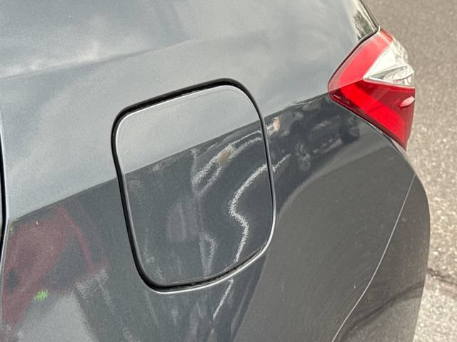 Used 2015 Toyota Corolla LE FWD image 18