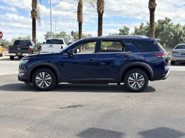 Used 2025 Nissan Pathfinder SL FWD image 9