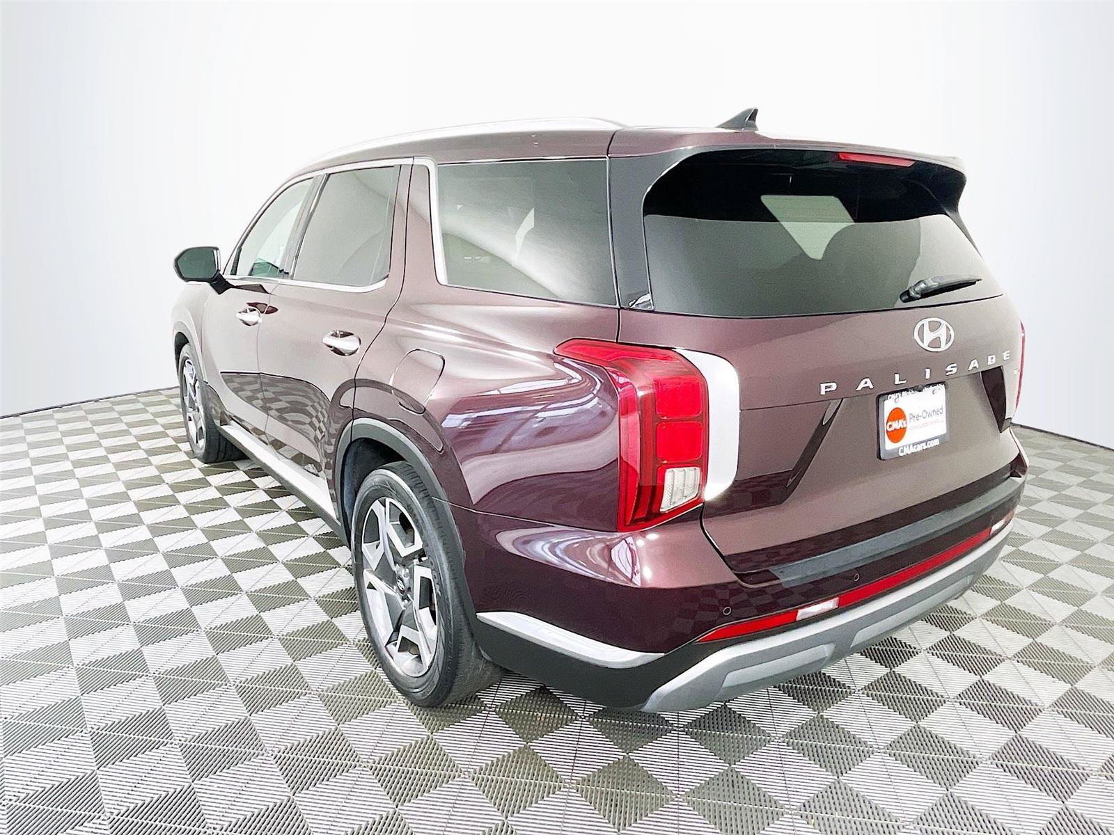 Certified 2023 Hyundai Palisade Limited w/ Cargo Package AWD/4WD image 7
