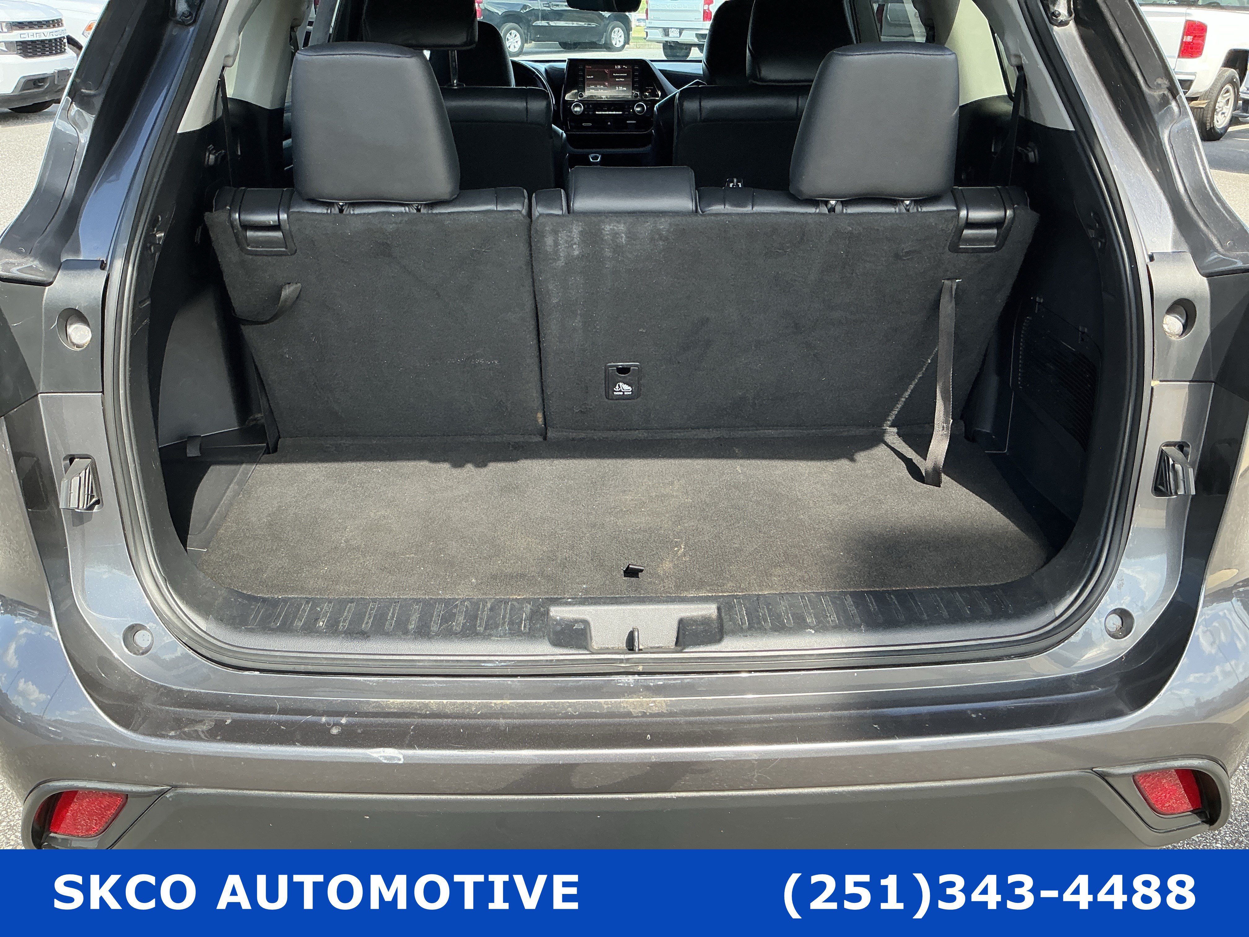 Used 2021 Toyota Highlander XLE FWD image 27