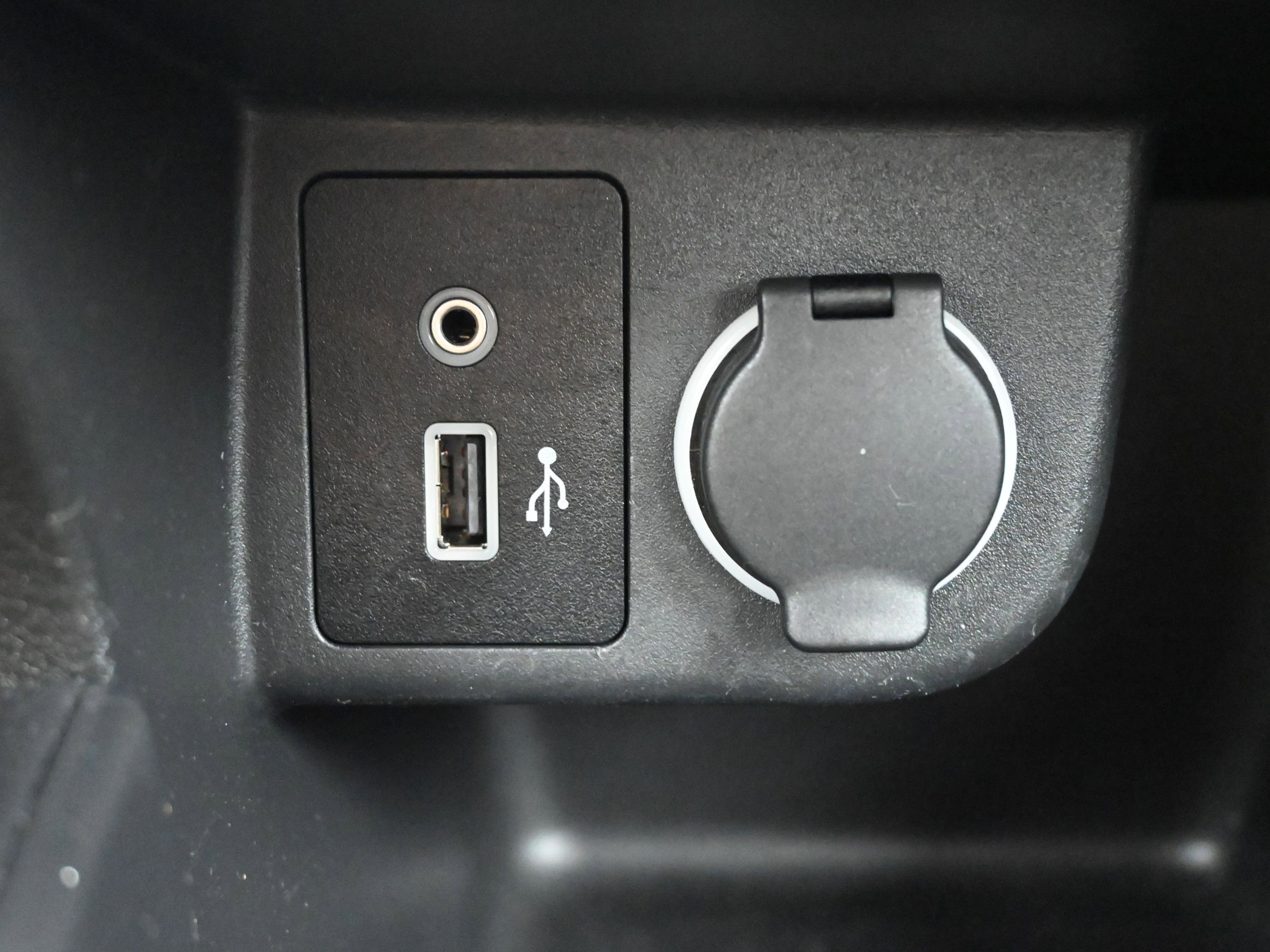 Used 2022 Nissan Kicks S w/ Interior Electronics Package FWD image 18