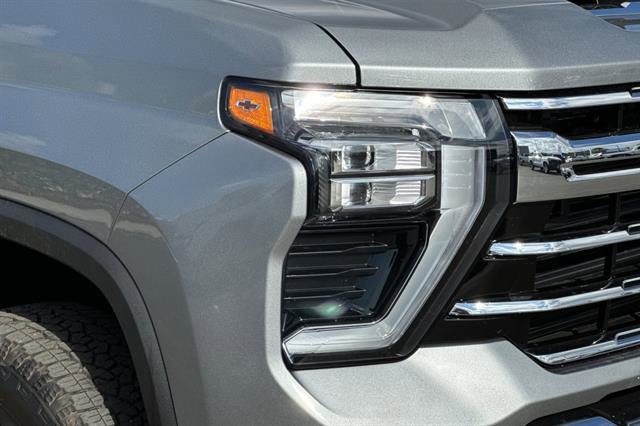 New 2026 Chevrolet Silverado 3500 LTZ w/ LTZ Premium Package image 28