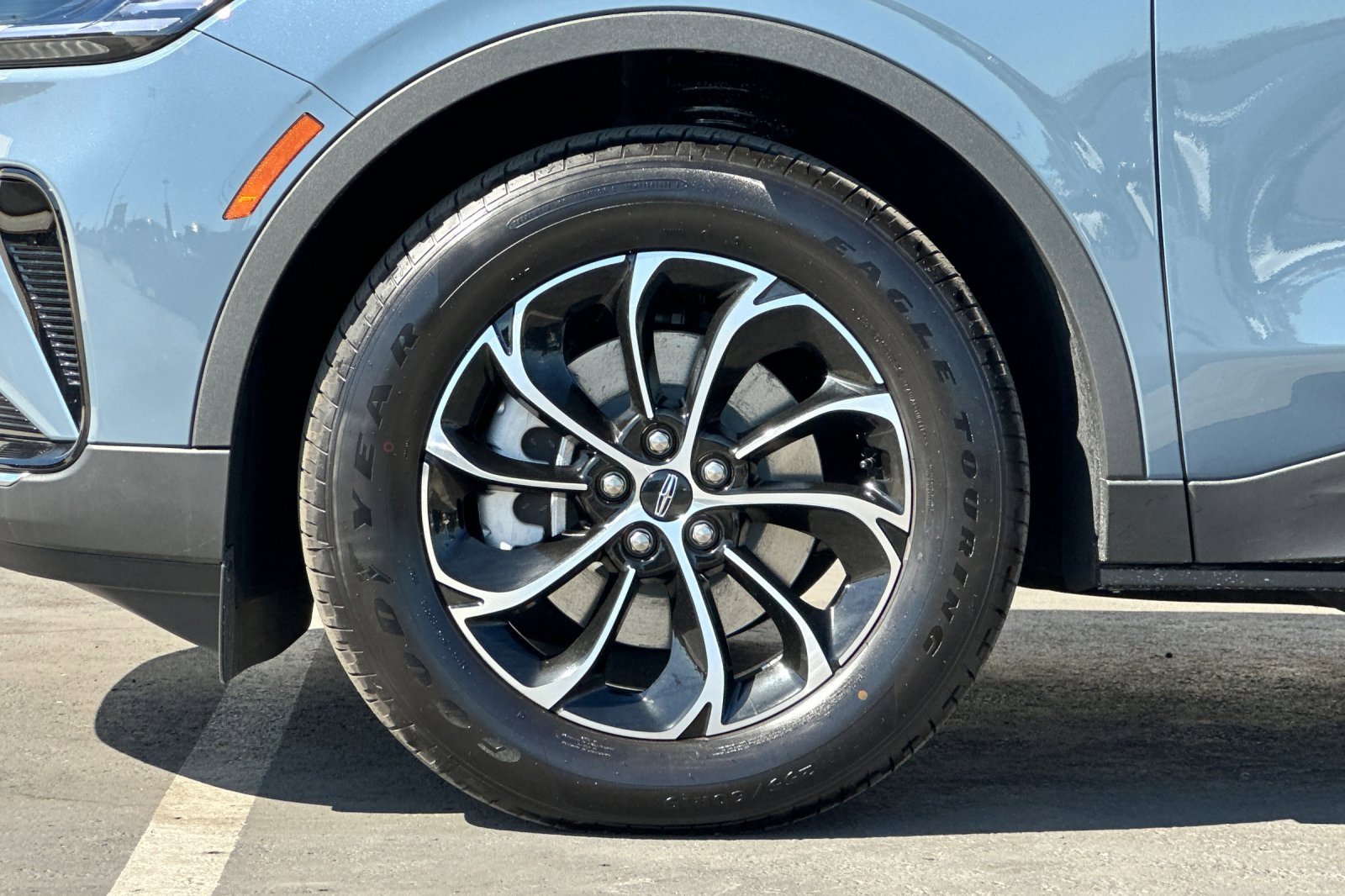 New 2025 Lincoln Nautilus Premier w/ Equipment Group 102A image 25